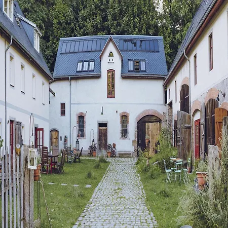 Garden Near Janowice شقة